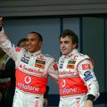Hamilton triomphe sous la pluie, Alonso coule GP