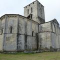 Au coeur du Médoc, le beau village de Moulis ... et son église romane.