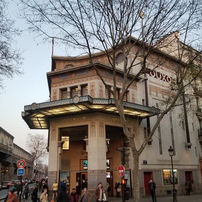 Louxor , cinéma iconique de paris. 