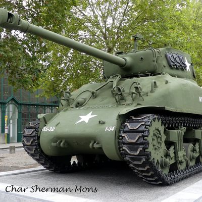Char Sherman qui pénétra le premier à Mons à la