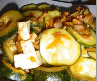 Tofu, courgettes, carottes aux petits oignons&hellip;