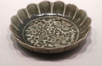 Celadon petal-rim plate with floral motifs, Yaozhou ware, Song dynasty (960-1279)