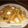 Rigatoni aux tomates, aubergines et mozzarella