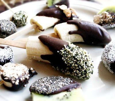 Sucettes de fruits au chocolat