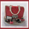 Gâteau sac et maquillage