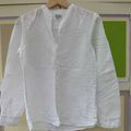 JOLIE CHEMISE BLANCHE COL MAO NEUVE -Taille 12-14 ans