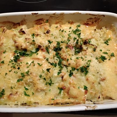 Gratin de panais, oignon, poireaux et lardons 