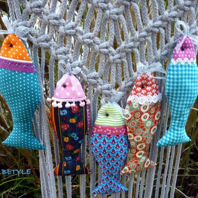 SOUS LE SIGNE DU POISSON... DES CHATS ET DE L'OISEAU...