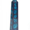Piero Fornasetti (1912-1998). Rare lampe “obelisco cammei” Circa 1955