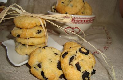 Cookies salés aux olives noires, parmesan et thym 