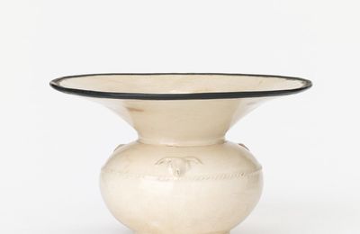 ​​​​​​​Spittoon, China, 14th century
