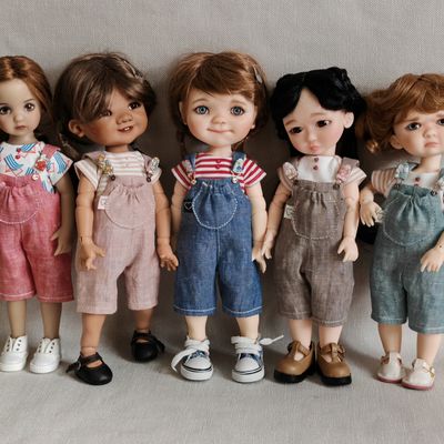 Les petites salopettes pratiques des petites!