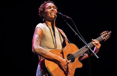 Live report : Ayo au Radiant-Bellevue ; 9 octobre 2024