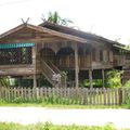 Les maisons traditionnelles en bois . . .