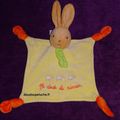 Doudou plat lapin Nounours, Au dod le ninnin, vert jaune orange - www.doudoupeluche.fr