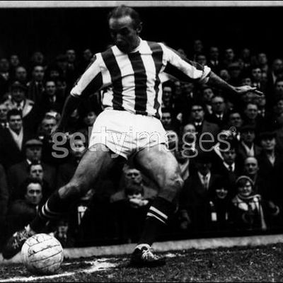 Stanley Matthews, The Wizard of the Dribble (2)