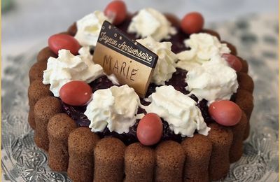 Moelleux au chocolat avec compotée de griottes