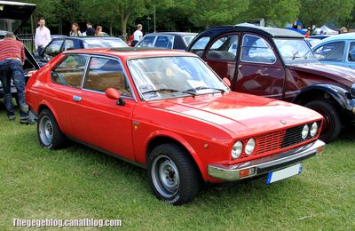 Fiat 128 berlinetta de 1976 (Retro Meus Auto Madine 2012)