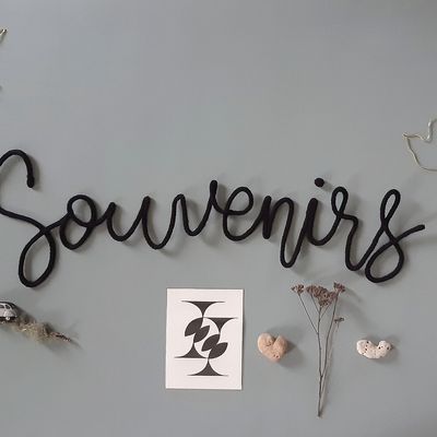 Souvenirs en tricotin noir