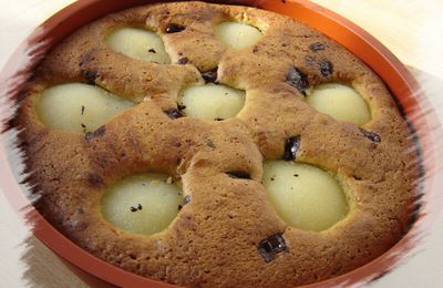 Gâteau aux poires, aux amandes et au chocolat