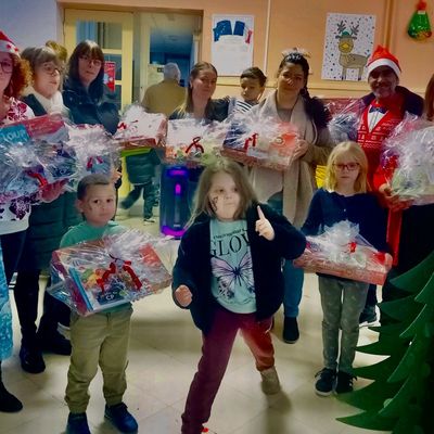 LES ENFANTS-DÉCORATEURS DU PÉRISCOLAIRE A L’HONNEUR.