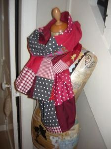 Echarpe en patchwork rouge