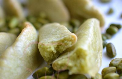Corne de Gazelle Marocaine à la pâte de pistache (Kâab Ghzal ) 