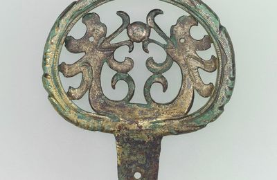 Ring-shaped Pommel, Dragon pair design, Kofun period, 6th century