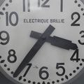 montbrison 42  2016 BRILLIE  dit l'heure  10 =dit  + 27= Eure = 10h 27   horloge  Nourrison