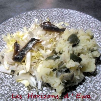 Ecrasé de pommes de terre aux olives et salade d'endives