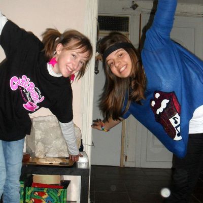 « Les amis se comptent sur les doigts de la main. » J'ai une une main de 7 doigts et je le vis bien :3. ♥