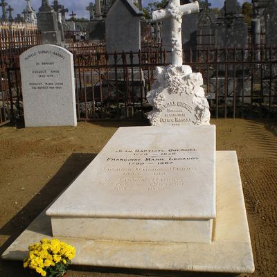 Tombe de Jean-Baptiste QUERUEL (1779-1845), de son épouse Françoise née LEBAUDY et de leur fille Sophie, épouse BARBOT.