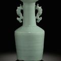 An important Longquan celadon "Kinuta" vase- Southern Song Dynasty (1127-1279) 