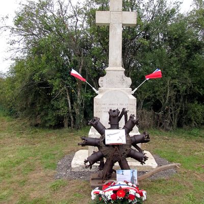 COMMEMORATION AEROSTELE LOUPMONT