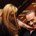 S. Berlusconi décrit le bunga-bunga comme des "compétitions de spectacle burlesque"