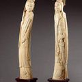 Paire de sculptures figuratives en ivoire, XXe siècle. Travail chinois.