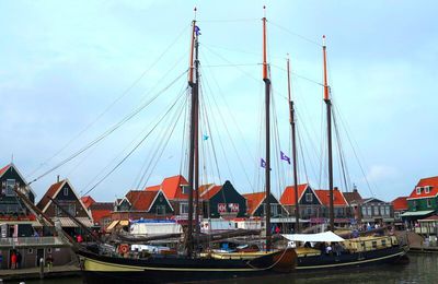 Propulsés par la force du vent de Volendam à la presqu'île de Marken