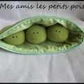 Petits pois dans leur cosse