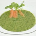 Soupe de pois cassés au cresson et au saumon frais