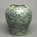 A blue and white porcelain trade ware jar. Late Ming Dynasty