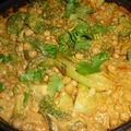 CURRY VEGETARIEN AUX DEUX CHOUX ET AUX POIS CHICHES