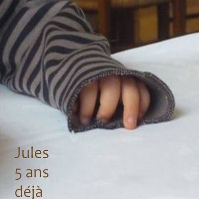 Jules la main pleine