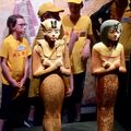 TOUTANKHAMON : LES ENFANTS DES ACCUEILS DE LOISIRS DÉCOUVRENT LES TRÉSORS DU PHARAON. 