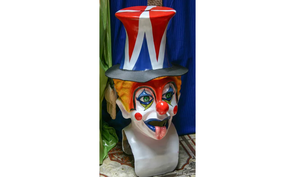 Costa Rica masque clown multicolore