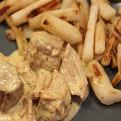 Rôti de porc à la moutarde à la mijoteuse.