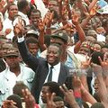 Laurent Gbagbo est le pur refletdu peuple,le président-miroir.Il est parti vers le peuple avec un langage politique simple,clair