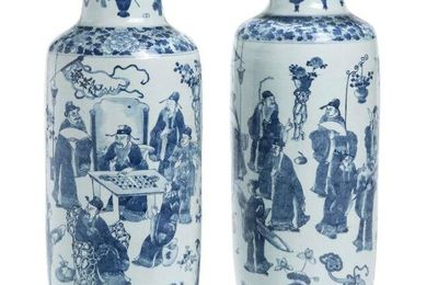 Paire de vases en porcelaine bleu et blanc, Chine, Fin XIXeme siècle