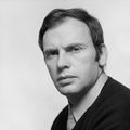 JEAN-LOUIS TRINTIGNANT, ÉLÉGANCE, PROFESSIONNALISME, ET PERFORMANCES D'UN ACTEUR PAS COMME LES AUTRES...