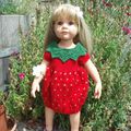 Hannah et sa robe fraise ...