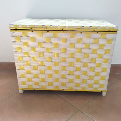 Du mobilier et des fleurs 